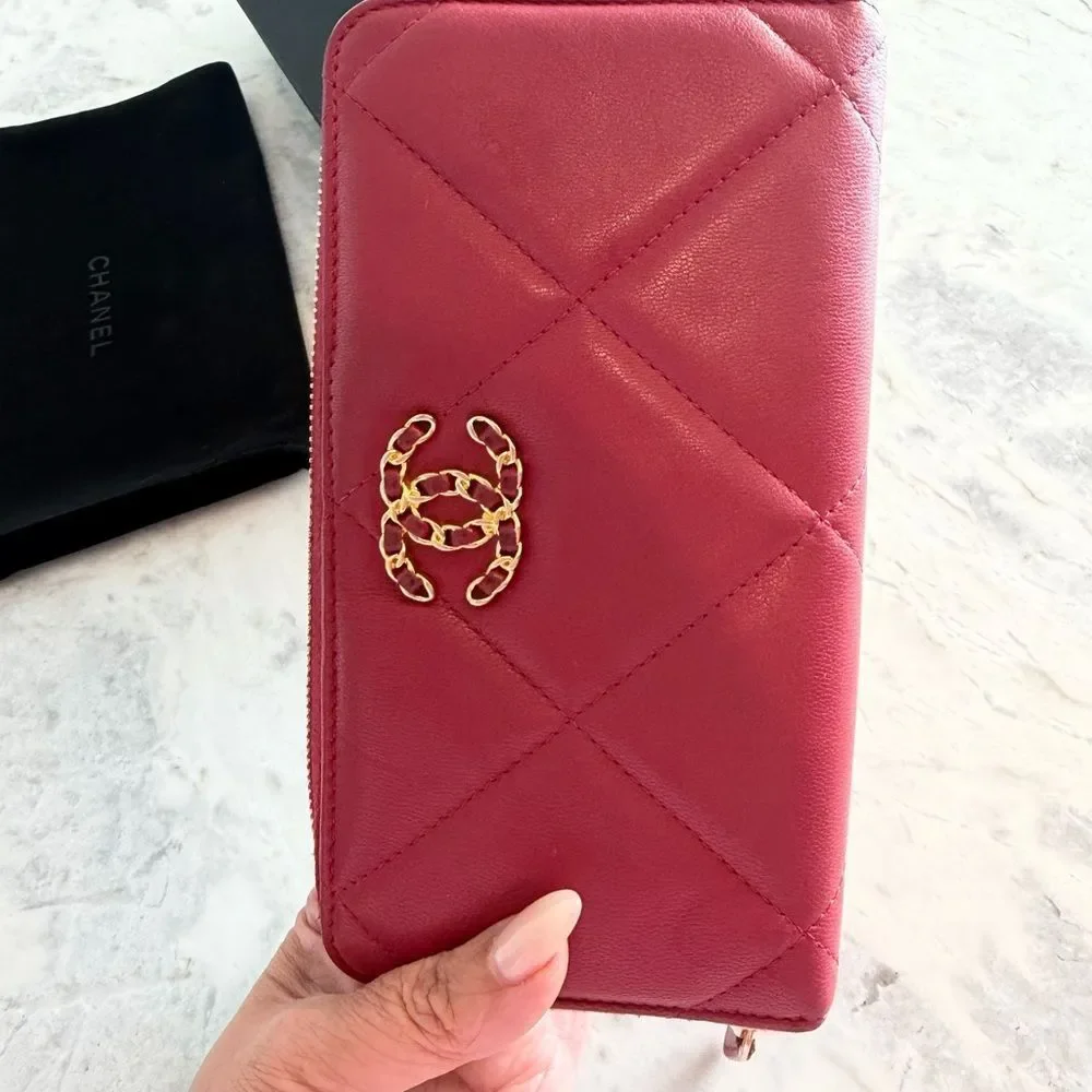 Chanel 19 series Quilted Lambskin Leather Wallet